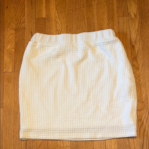 SHEIN Skirt and Top Outfit - Picture 4 of 9